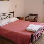 Inomaos Hotel