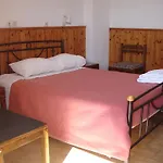 Inomaos Hotel