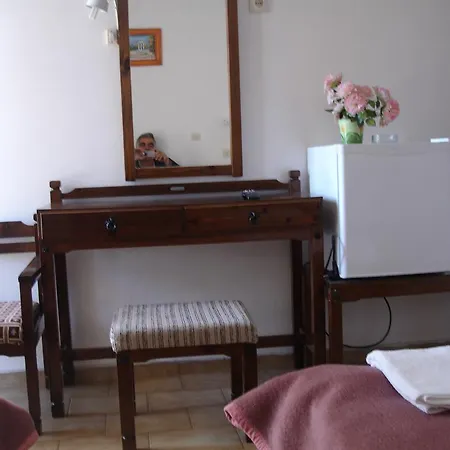 Otel Inomaos 2*