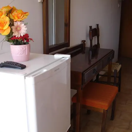 Inomaos Hotel