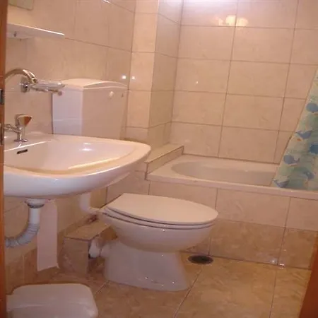 Inomaos Otel 2*
