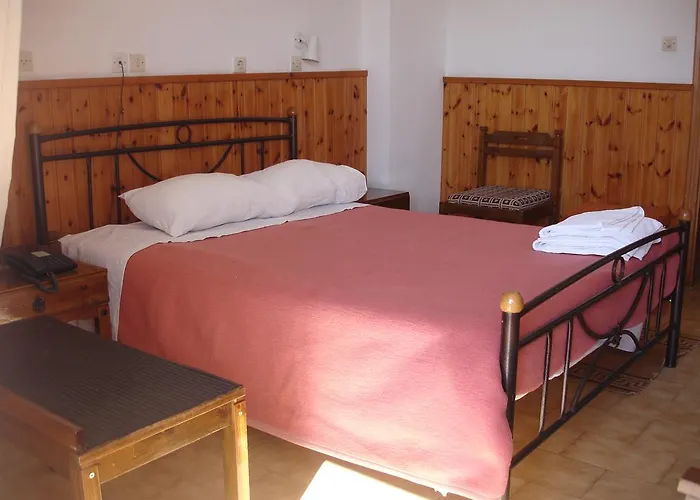 Inomaos Hotel